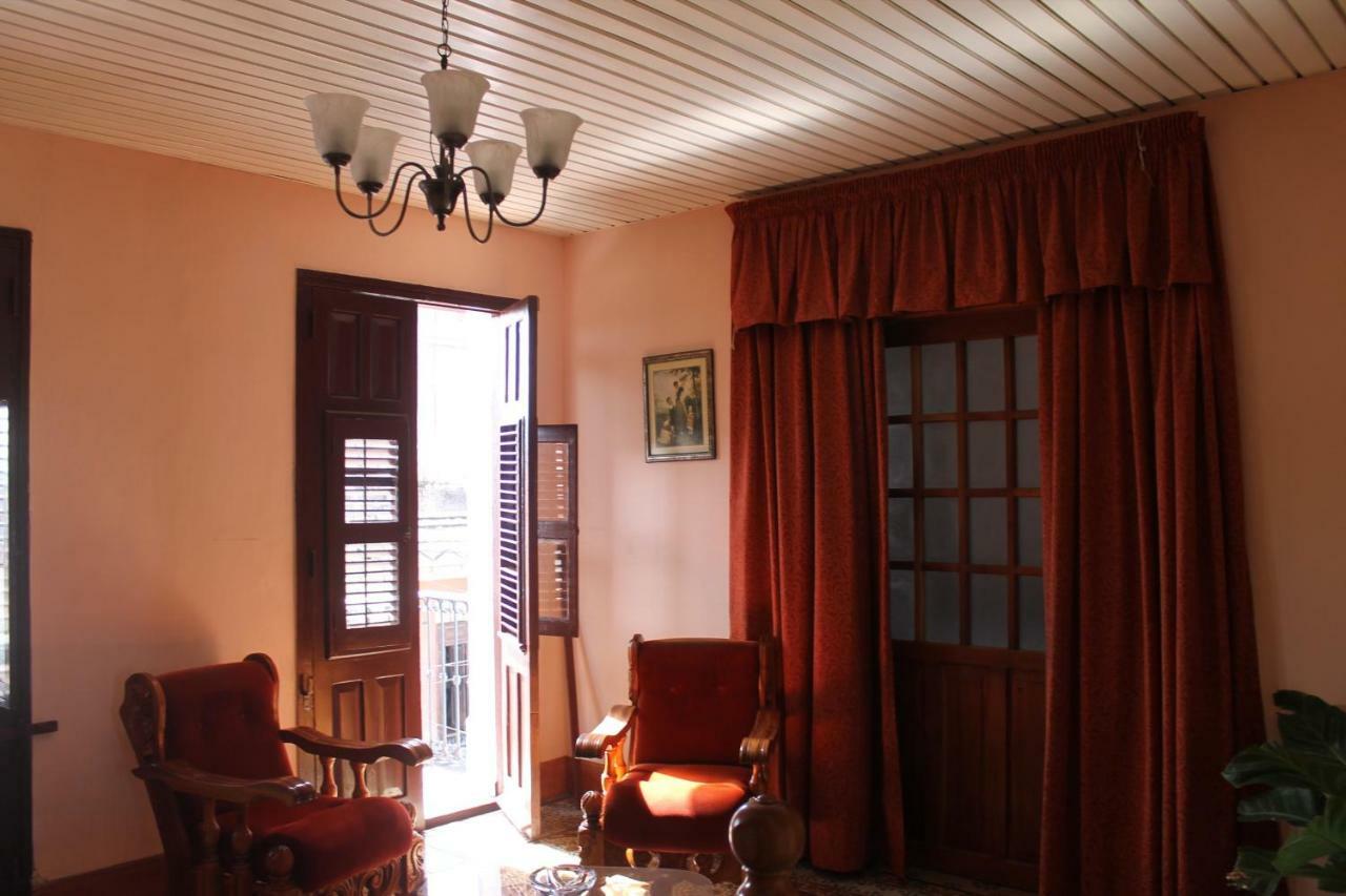 Hostal Amelia Cienfuegos Extérieur photo